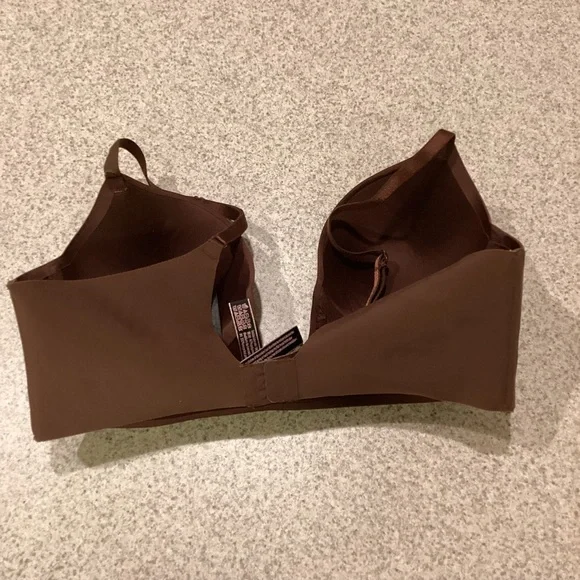 Victoria’s Secret Brown Plunge Bra - Picture 6 of 7